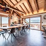 Le Perray Alpine Chalet *