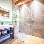 Le Perray Alpine Chalet *