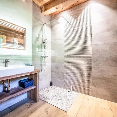Le Perray Alpine Chalet *